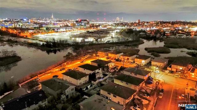 1033 Park Drive, Secaucus, NJ 07094