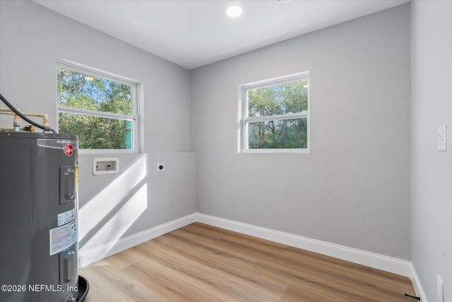 102 MULLINS Road, Palatka, FL 32177