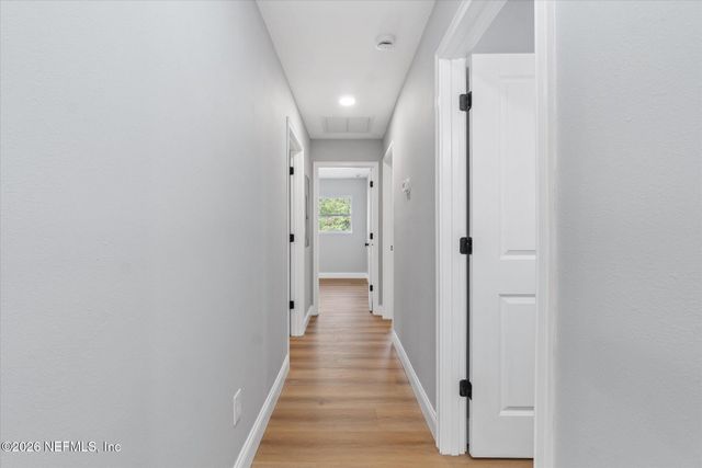 102 MULLINS Road, Palatka, FL 32177