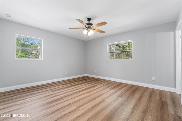 102 MULLINS Road, Palatka, FL 32177