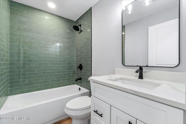 102 MULLINS Road, Palatka, FL 32177