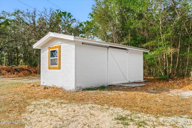 102 MULLINS Road, Palatka, FL 32177