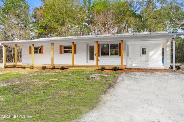 102 MULLINS Road, Palatka, FL 32177