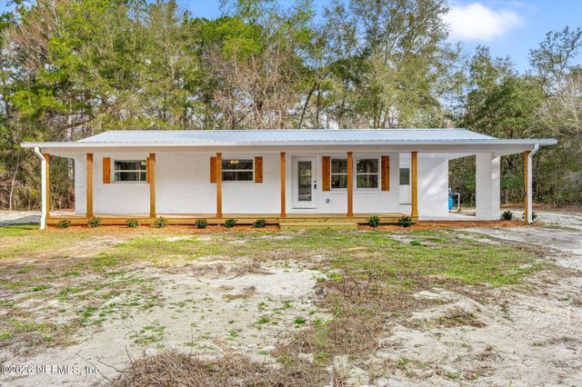 102 MULLINS Road, Palatka, FL 32177