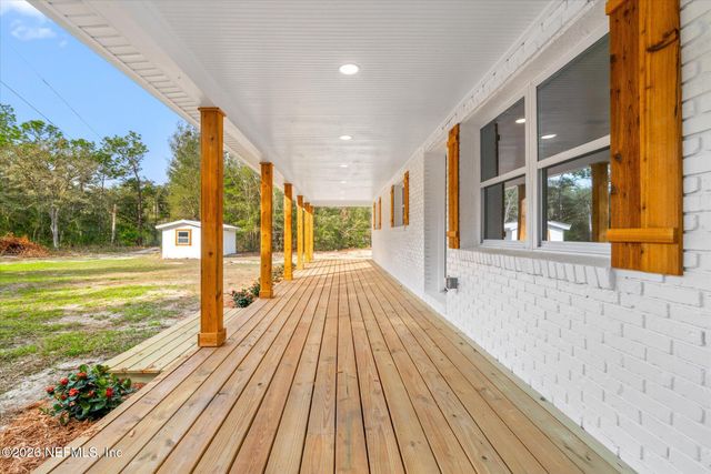 102 MULLINS Road, Palatka, FL 32177