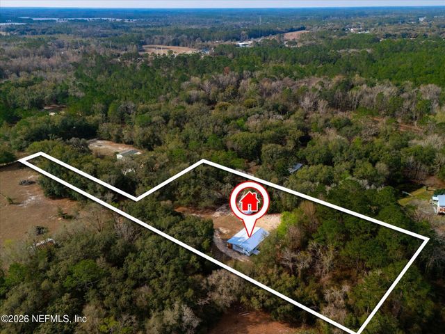 102 MULLINS Road, Palatka, FL 32177