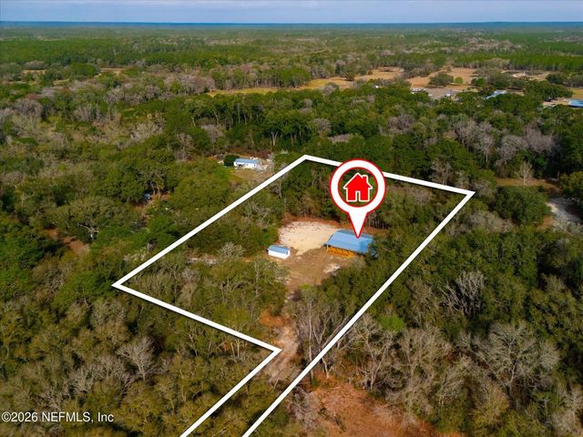 102 MULLINS Road, Palatka, FL 32177