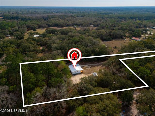 102 MULLINS Road, Palatka, FL 32177
