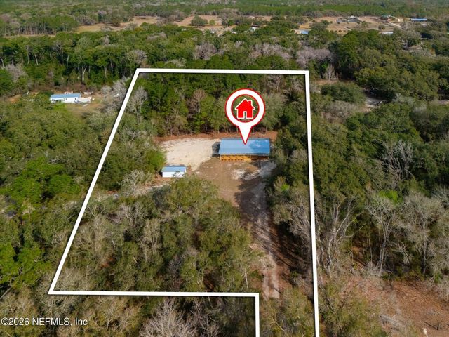 102 MULLINS Road, Palatka, FL 32177