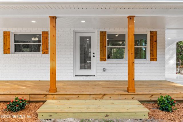 102 MULLINS Road, Palatka, FL 32177