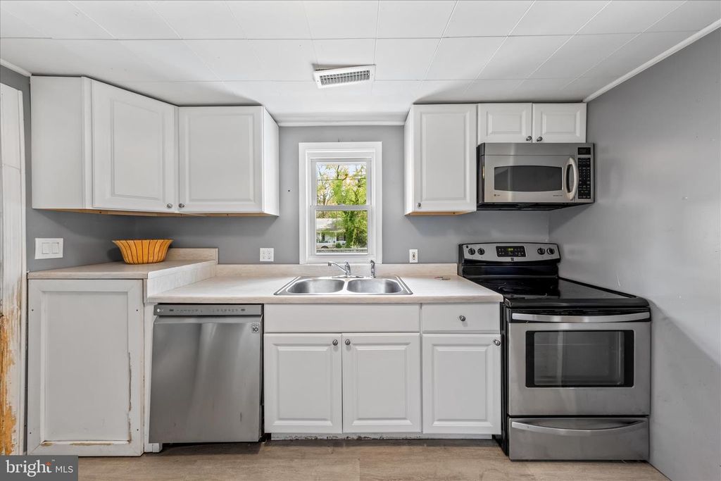 Image 15 of property listing at 306 ATLANTIC AVE, Salisbury, MD 21804