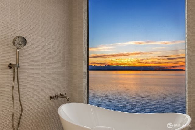 12306 Possession Lane, Edmonds, WA 98026