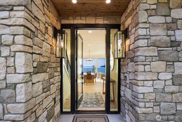 12306 Possession Lane, Edmonds, WA 98026