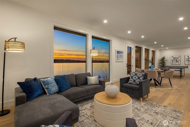 12306 Possession Lane, Edmonds, WA 98026
