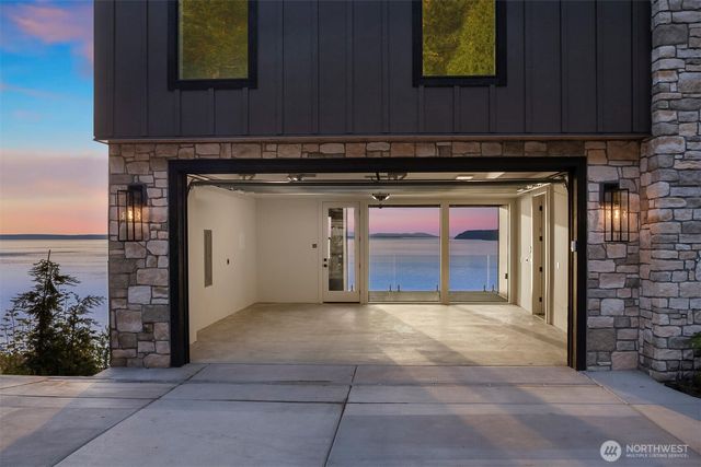 12306 Possession Lane, Edmonds, WA 98026