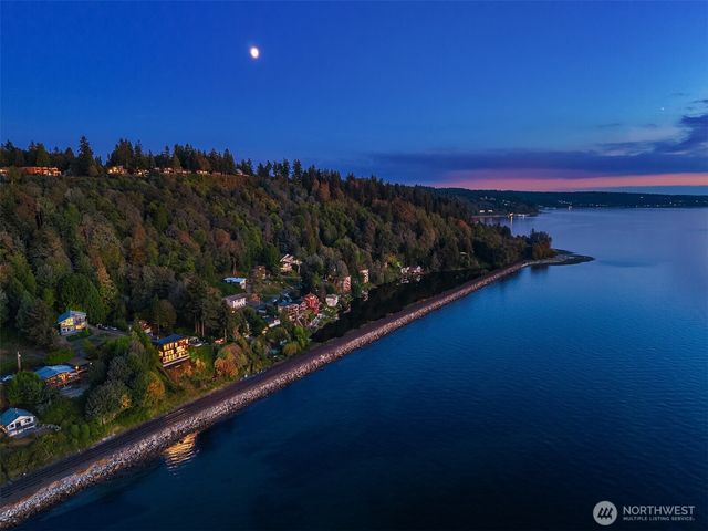 12306 Possession Lane, Edmonds, WA 98026