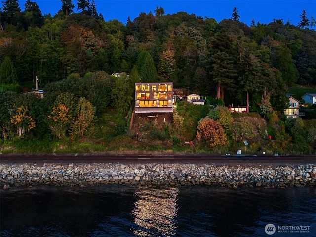 12306 Possession Lane, Edmonds, WA 98026