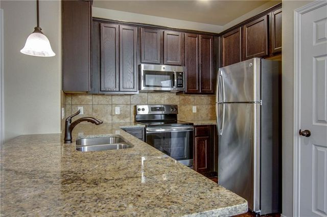 182 Samuel DR B, Buda, TX 78610