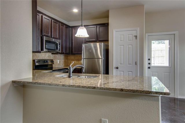 182 Samuel DR B, Buda, TX 78610