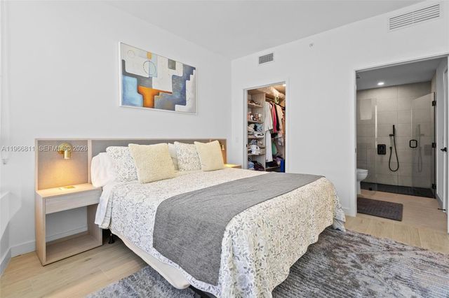 225 N Miami Avenue 3307, Miami, FL 33128