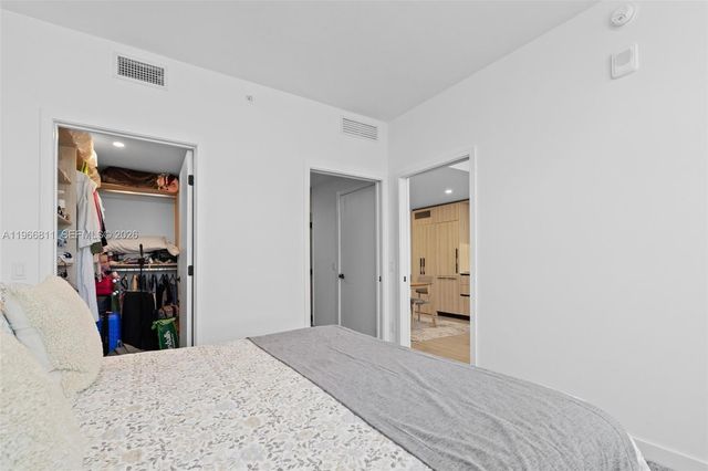 225 N Miami Avenue 3307, Miami, FL 33128