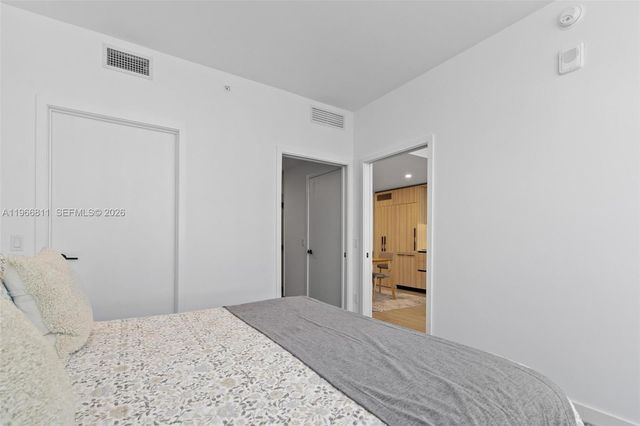 225 N Miami Avenue 3307, Miami, FL 33128