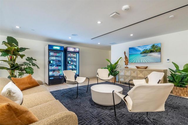 225 N Miami Avenue 3307, Miami, FL 33128