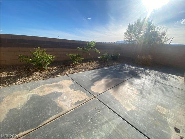 8489 Green Alder Court, Las Vegas, NV 89113