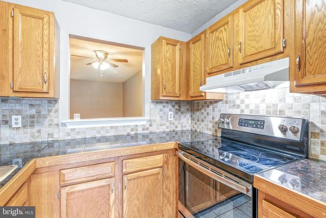 111 GATEWAY DR, Newark, DE 19711