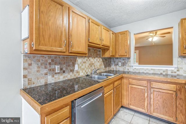 111 GATEWAY DR, Newark, DE 19711