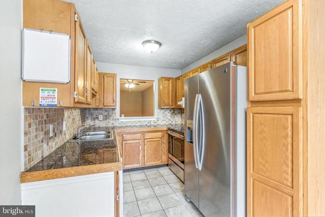 111 GATEWAY DR, Newark, DE 19711