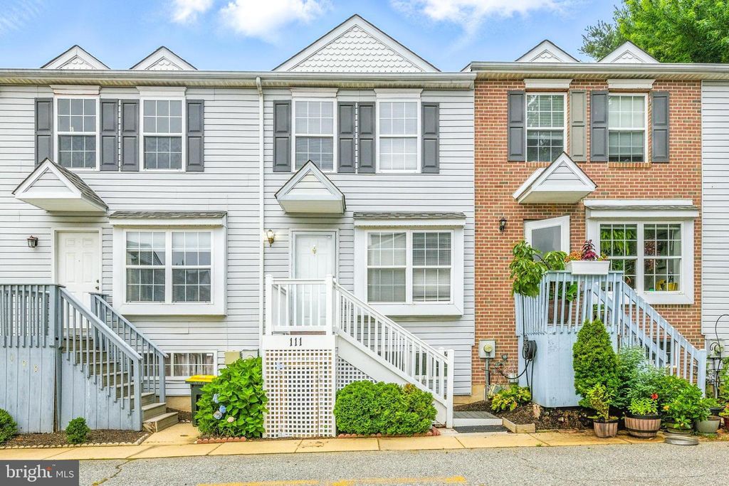 111 GATEWAY DR, Newark, DE 19711