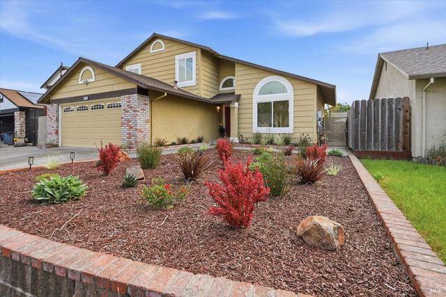 450 Nikki Dr, Santa Rosa, CA 95401