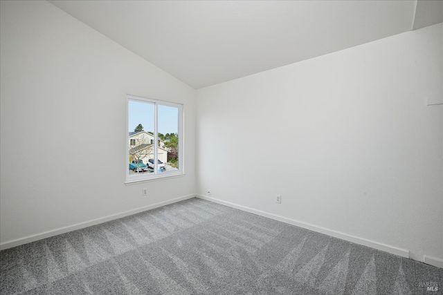 450 Nikki Dr, Santa Rosa, CA 95401