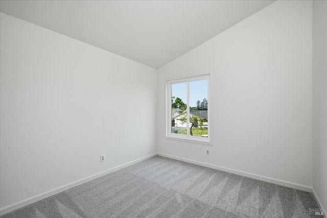 450 Nikki Dr, Santa Rosa, CA 95401