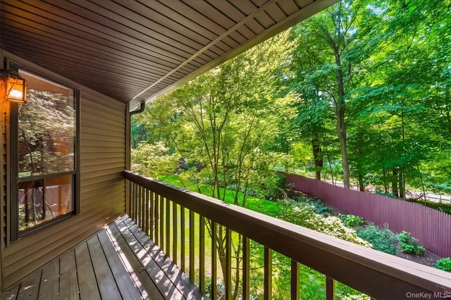 56 Pond View Court, Ossining, NY 10562