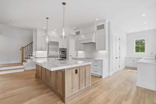 125 West Plain Street, Wayland, MA 01778