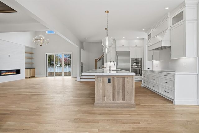 125 West Plain Street, Wayland, MA 01778