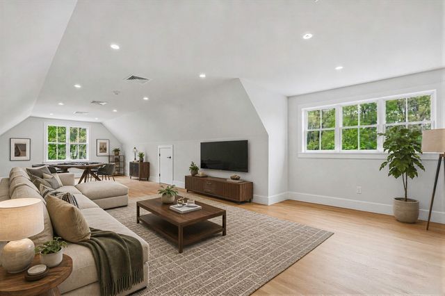 125 West Plain Street, Wayland, MA 01778