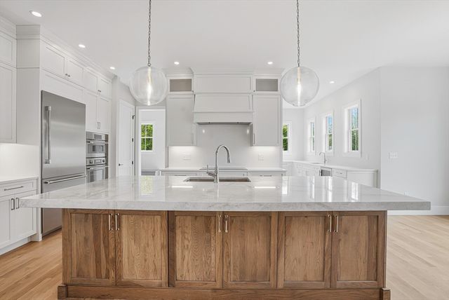 125 West Plain Street, Wayland, MA 01778
