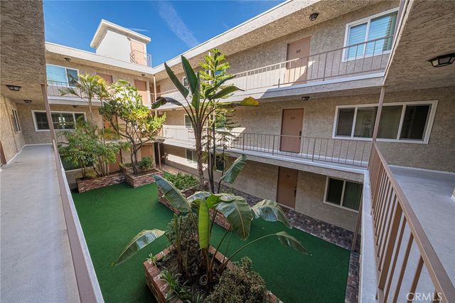 11337 Nebraska, Los Angeles, CA 90025