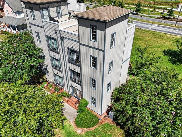 445 McAdoo Avenue, Greensboro, NC 27406