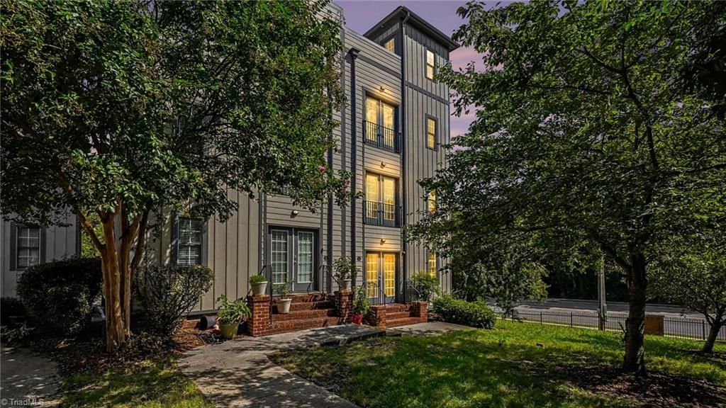 445 McAdoo Avenue, Greensboro, NC 27406