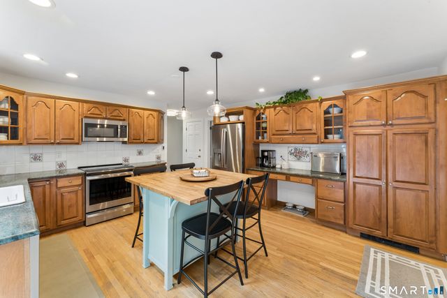 11 Autumn Drive, Danbury, CT 06811