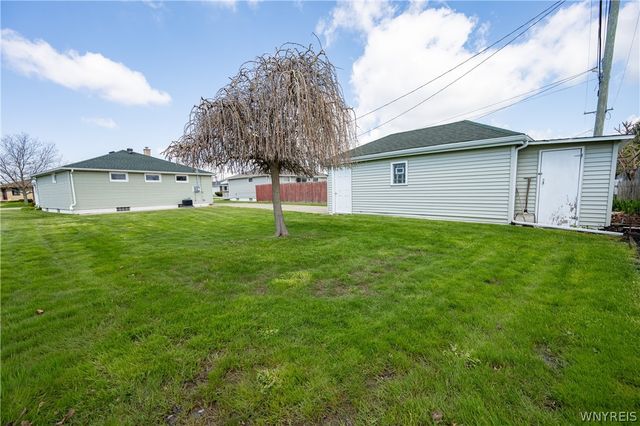 71 Laura Court, Cheektowaga, NY 14227