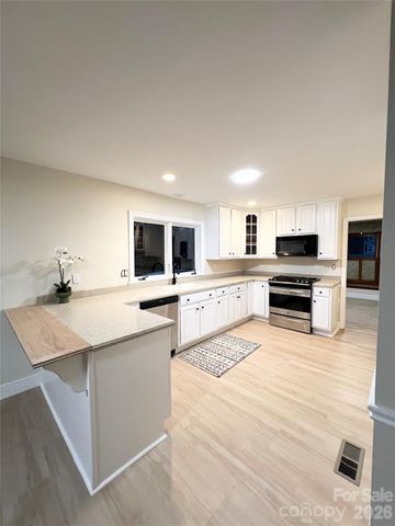 7220 Timber Ridge Drive, Mint Hill, NC 28227