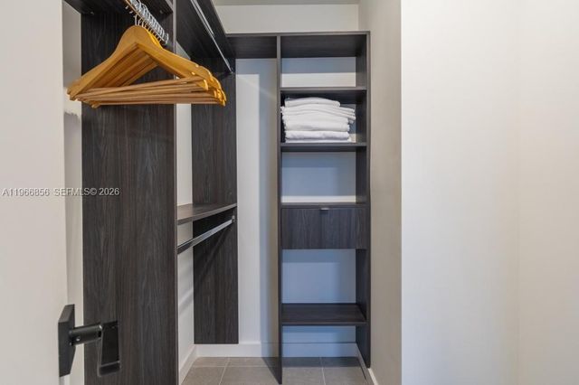 227 NE 2nd St 1905, Miami, FL 33132