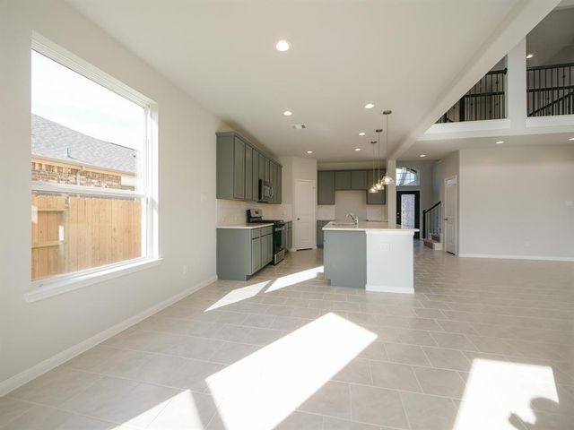 8 Carmel Dr, Manvel, TX 77578
