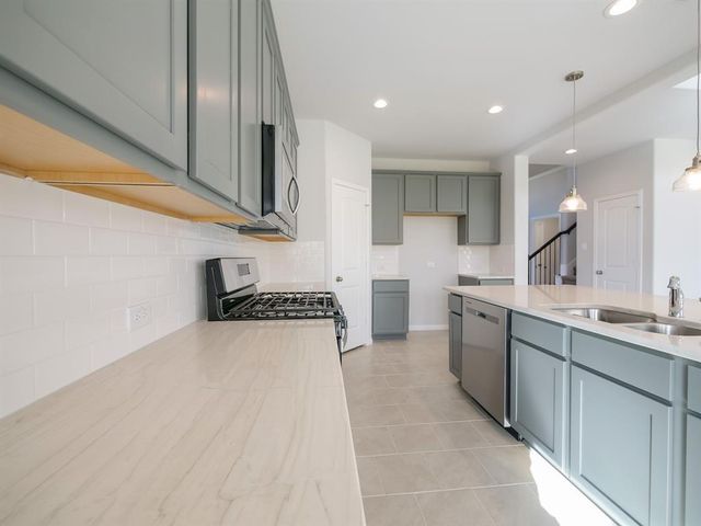 8 Carmel Dr, Manvel, TX 77578