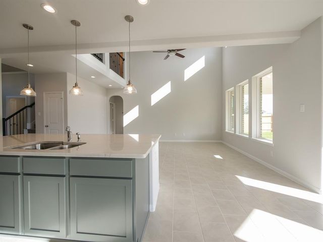 8 Carmel Dr, Manvel, TX 77578
